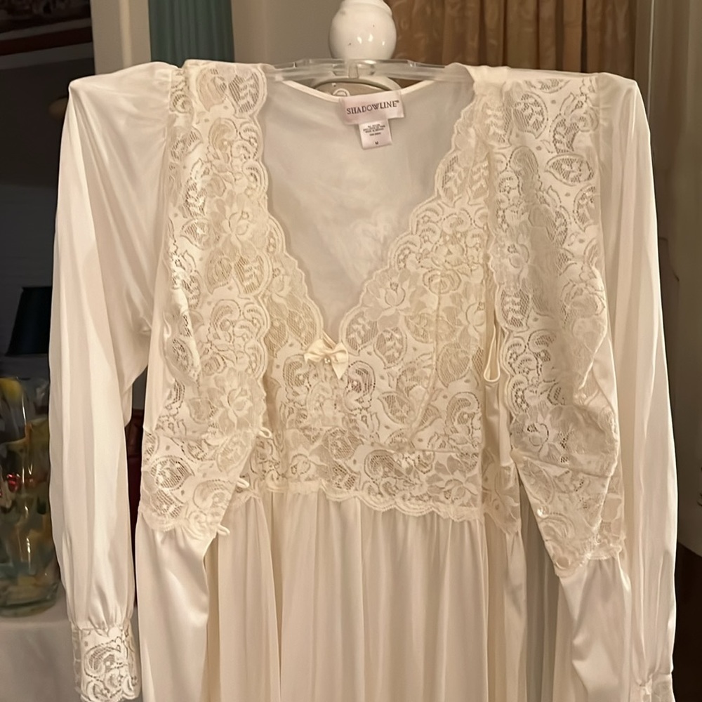 SHADOWLINE  NEGLIGEE 2 PIECE CANDLELIGHT GOWN & DRESSING ROBE VTG SZ MED LK NEW